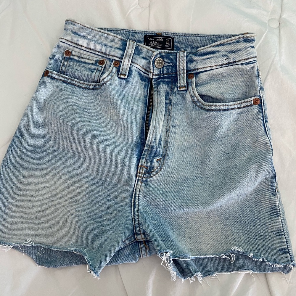 abercrombie and fitch denim shorts size 24